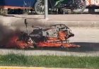 Alev alan motosiklet hurdaya döndü