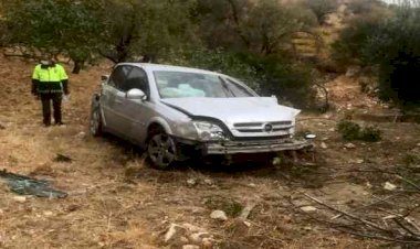 Otomobil şarampole yuvarlandı: 3 yaralı