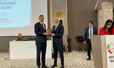 Başkan Toydaş’a plaket verildi