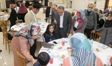 Üniversite öğrencileri ile hafız kızlar iftar programında buluştu