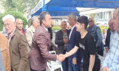 Başkan Yıldırım vatandaşlarla bayramlaştı