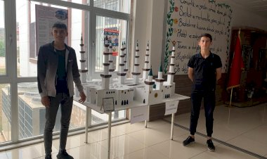 Öğrenciler'den Mescid-i Nebevi maketi