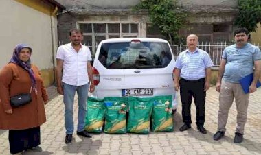 Gölbaşı ilçesinde üreticilere gübre ve tohum dağıtımı yapıldı