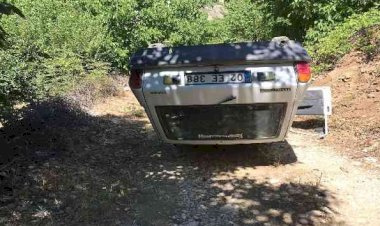 Ters dönen otomobilin sürücüsü yaralandı