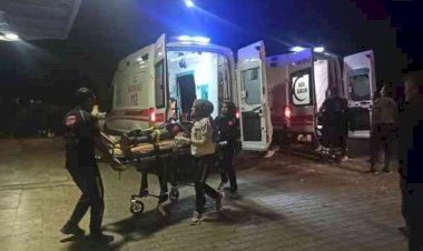 Hafif ticari araçlar çarpıştı: 2yaralı