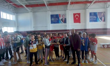 Badminton il birincisi İbn-i Sina oldu