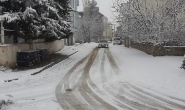 Cuma Ali Aras'Kar beyaz berekettir '