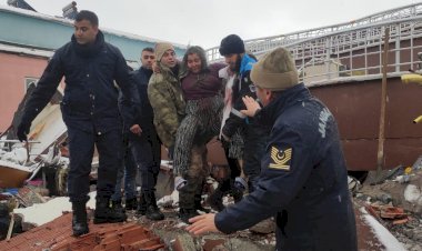 Gölbaşı Jandarma ekipleri 11 kişiyi sağ olarak kurtardı