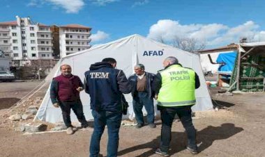 Polis ekipleri çadırları denetliyor