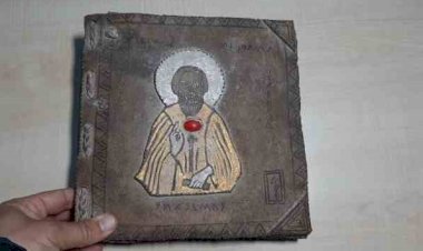Enkazdan tarihi eser süsü verilmiş sahte İncil çıktı