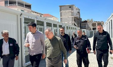 ilçe protokolü konteyner çarşılarda incelemede bulundu