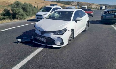 İki otomobilin çarpıştığı kazada 3 kişi yaralandı