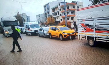 Üç araç birbirine girdi: 1 yaralı