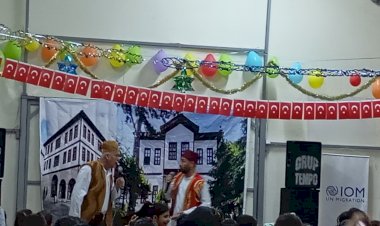 Konteyner'de kalan çocuklara eğlence etkinliği düzenlendi