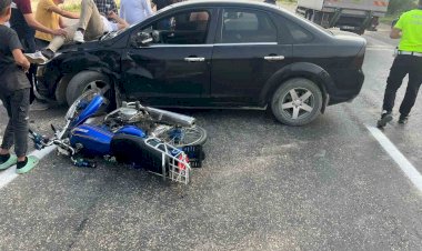 Motosiklet ile otomobil çarpıştı: 1 Yaralı