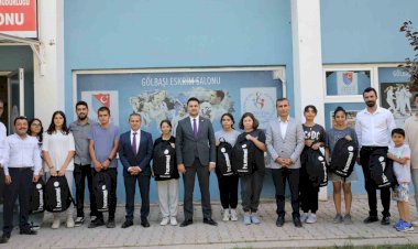 Gölbaşı’nda eskrim sporcularına malzeme desteği
