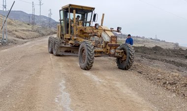 Gölbaşı ilçesinde yollar onarılıyor