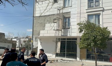 Hatları kopan iskele devrildi: 2 ağır yaralı