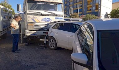 Adıyaman’da, 4 araç bir birine girdi