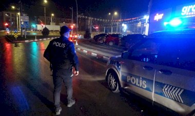 Silahla yaralayıp aracına aldığı şahsı yol kenarına atıp kaçtı