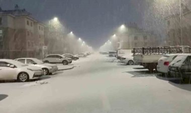 Gölbaşı ilçesinde yoğun kar yağışı