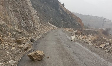 Gölbaşı ilçesinde korkutan heyelan