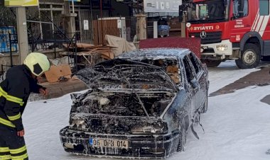 Otomobil, alev alev yandı
