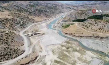 Tarihi Altınlı Köprü baraj sularında kayboldu