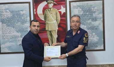 Gölbaşı’nda tayini çıkan jandarma personeline başarı belgesi