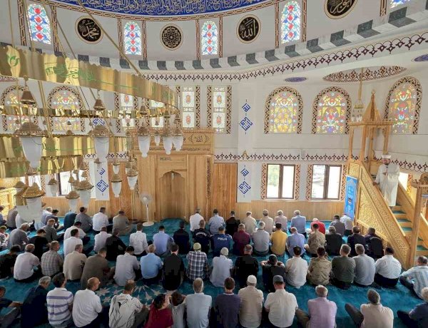 Depremde yıkılan Karaburun Köyü Camisi yeniden hizmete açıldı