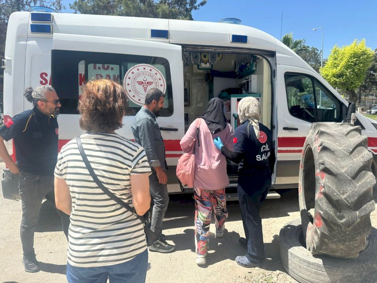 ‎Genç kıza otomobil çarptı