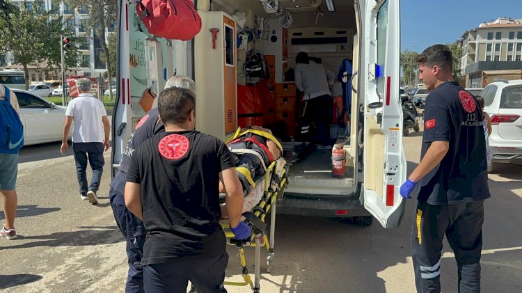 Otomobille çarpışan motosikletin sürücüsü yaralandı