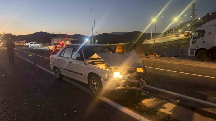 Otomobilin çarptığı motosiklet sürücüsü ağır yaralandı