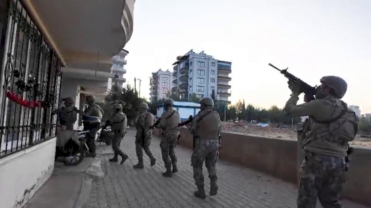 Özel harekat destekli kaçak elektronik eşya operasyonu: 5 gözaltı