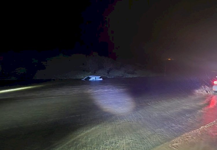 Suya gömülen araçta 1 kişi yaralandı