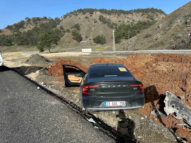 Kontrolden çıkan lüks otomobil yol kenarına savruldu: 1 yaralı