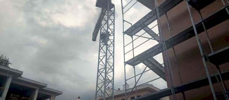Kule vinç üzerinde eylem