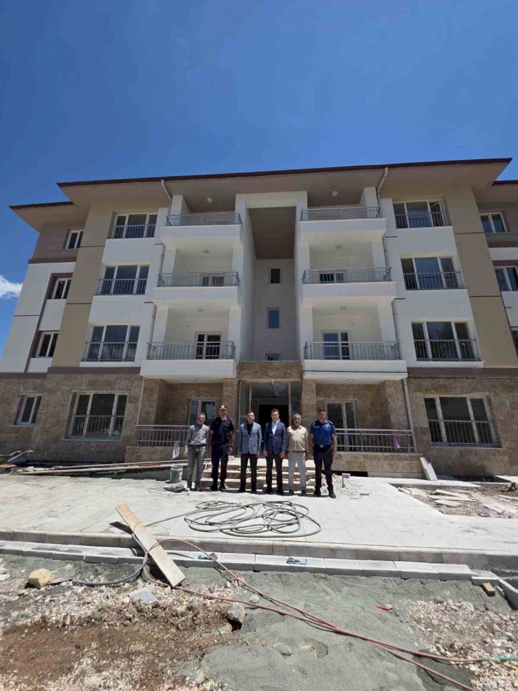 Kaymakam Algın ve Başsavcı Duran, adliye lojmanlarında incelemelerde bulundu