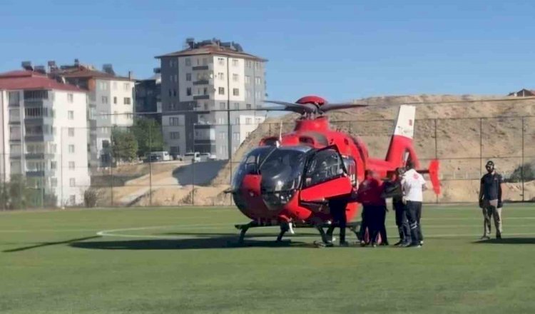 Bacağı kırılan yaşlı adam ambulans helikopterle Malatya’ya sevk edildi