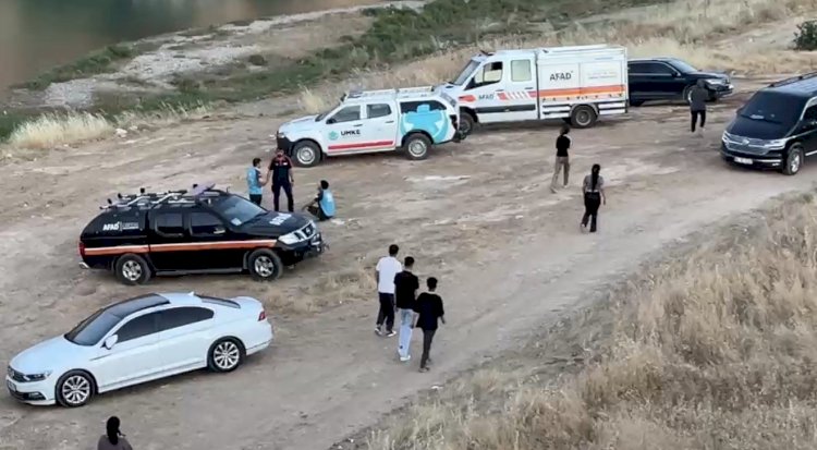 Serinlemek için Göksu Çayı’na giren genç akıntıya kapıldı