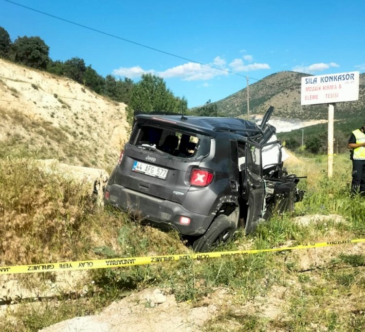 Hafif ticari araç kayalıklara çarptı: 1 ölü