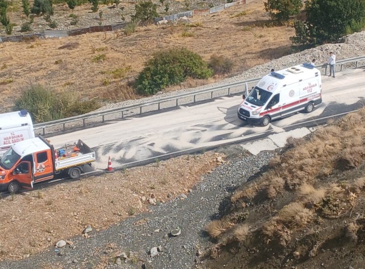 Kontrolden çıkan tırdan atlayan sürücü ve yanındaki kişi yaralandı ‎