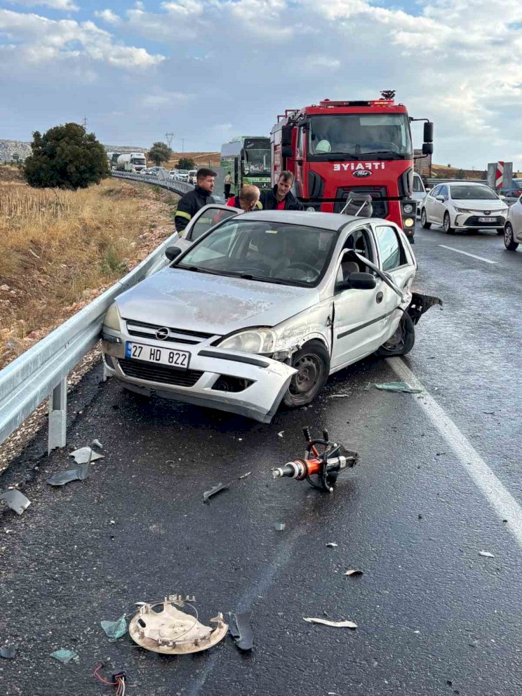 Adıyaman’da dört araç zincirleme kaza yaptı: 4 yaralı ‎